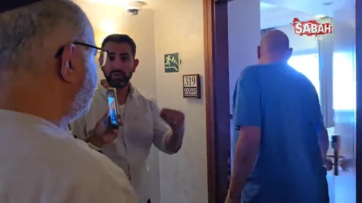 Katil İsrail polisinden Al Jazeera ofisine baskın