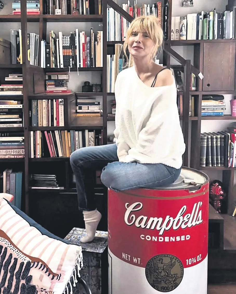 Merak edilen yüzünü gösterdi