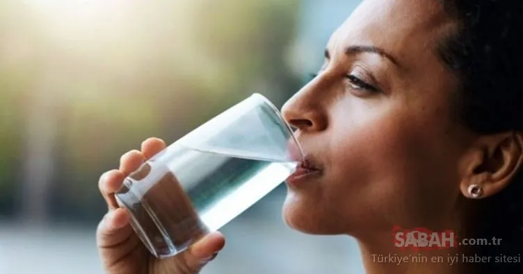 Ezan okunurken su içmek orucu bozar mı? Ezan okunduğu esnada su içilir mi?