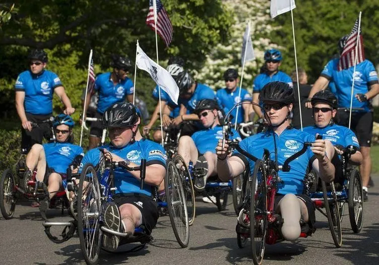 Obama engelli askerlerin yarışını izledi
