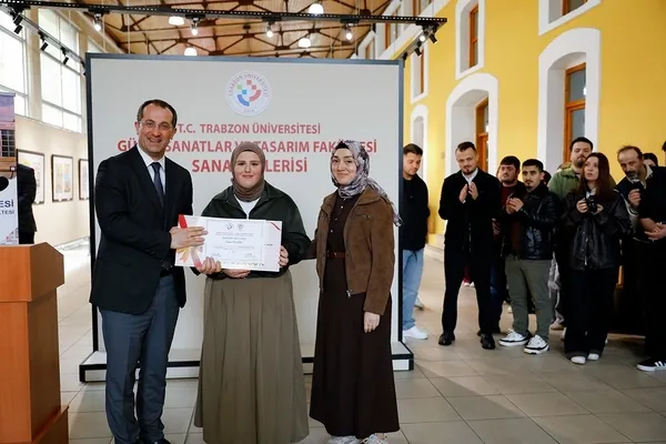 genclerden-bagimliliga-sanatli-mesaj-ozgur-ol-bagimli-degil-1778057987103.jpg