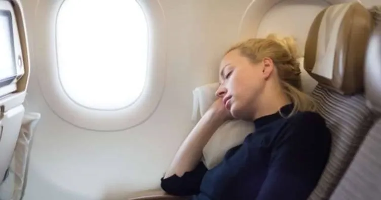 Uçakta daha rahat uyumak için 5 ipucu