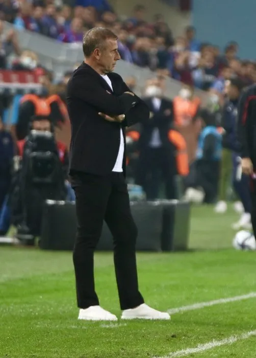 Son dakika haberi: Trabzonspor-Fenerbahçe maçı sonrası Vitor Pereira’ya şok sözler! Kırmızı kart ve penaltı pozisyonu...