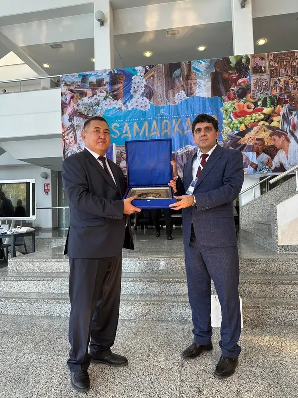 rektor-alma-3-turkiye-ozbekistan-egitim-forumuna-katildi-1727777534786.jpg