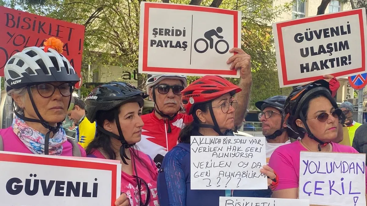 Soyer yaptı Tugay kaldırdı... Bisikletçiler isyan etti! Bisiklet gruplarından Tugay’a tepki: Bisiklet yoluma dokunma!