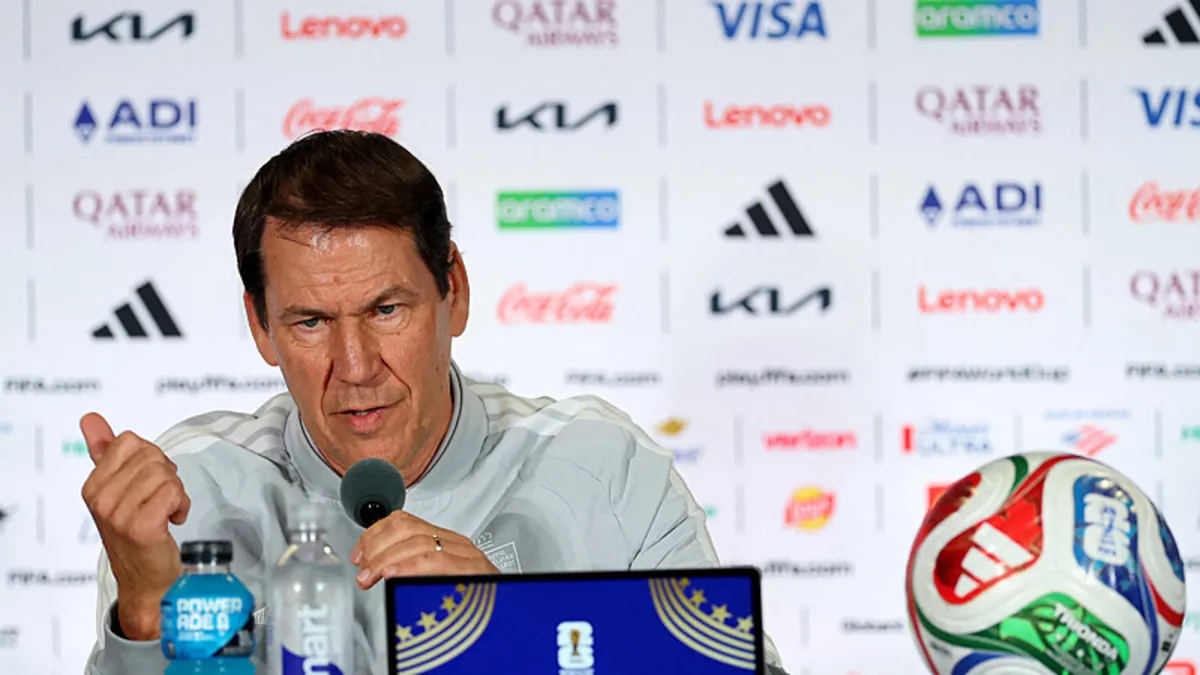 Rudi Garcia’dan kırmızı kart tepkisi! ‘Bu bir 1 Nisan şakası’ Rudi Garcia’dan kırmızı kart tepkisi! ‘Bu bir 1 Nisan şakası’
