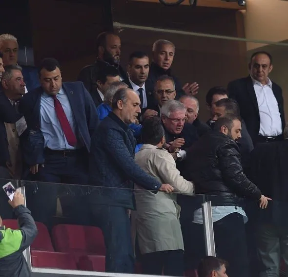 Aziz Yıldırım Konya'da taraftarlarla kapıştı
