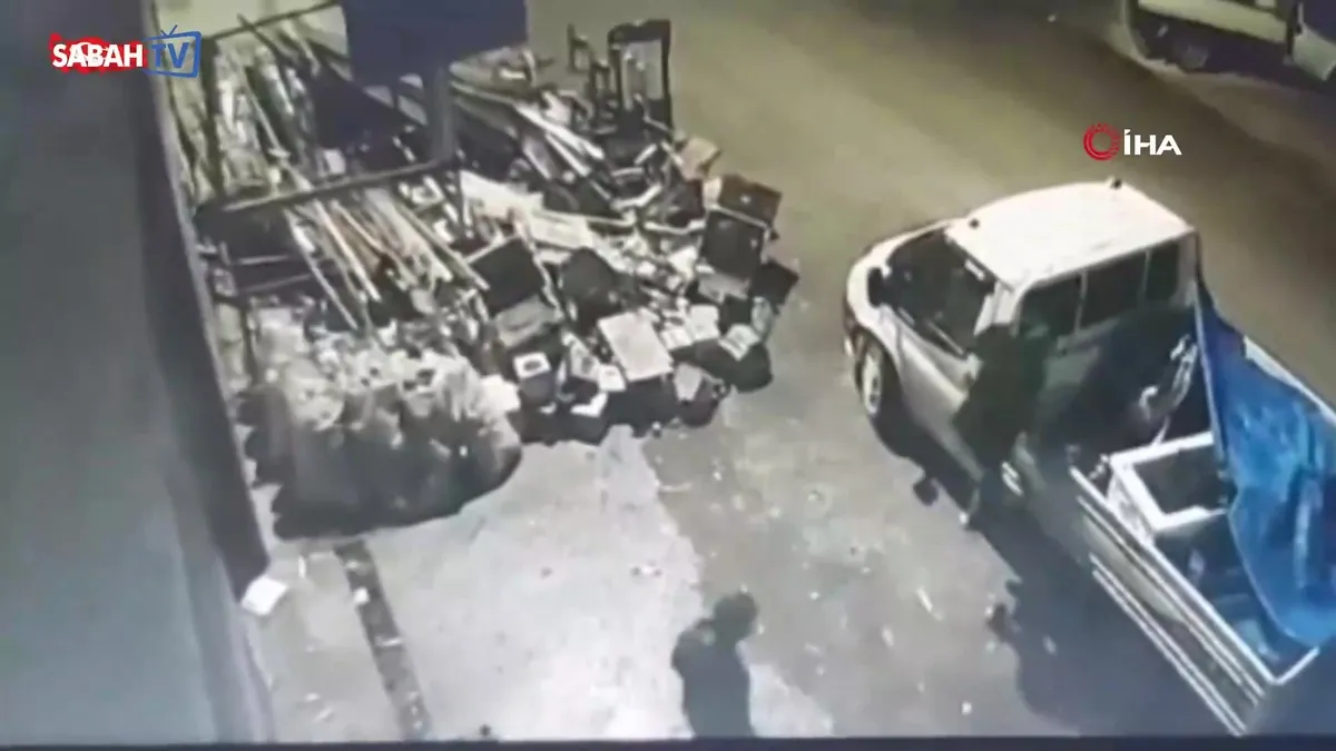 ‘Mezarcıyız’ deyip 20 evi soyan 2 şüpheli yakalandı | Video videosunu izle ‘Mezarcıyız’ deyip 20 evi soyan 2 şüpheli yakalandı | Video videosunu izle