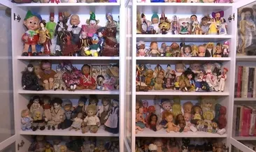 26 yılda 700 oyuncak bebek biriktirdi