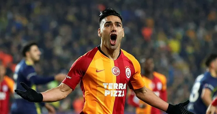 Falcao hünerlerini mangal başında gösterdi!