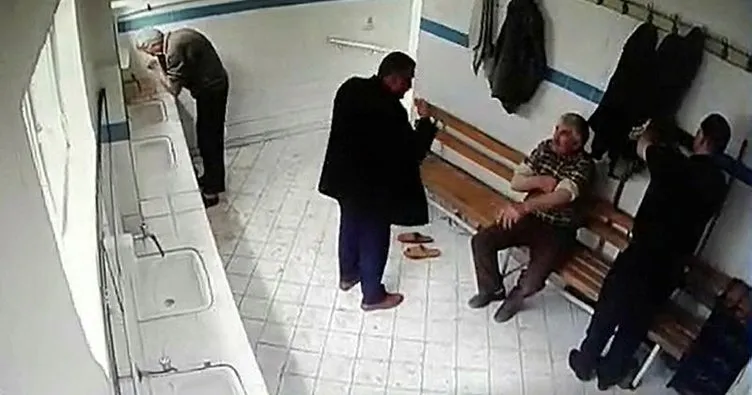 Burdur’da camideki hırsızlık saniye saniye kameralara yansıdı