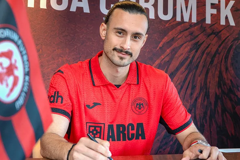 Süper Lig'de transfer rüzgarı! İşte resmen açıklanan tüm imzalar (2026-2027)