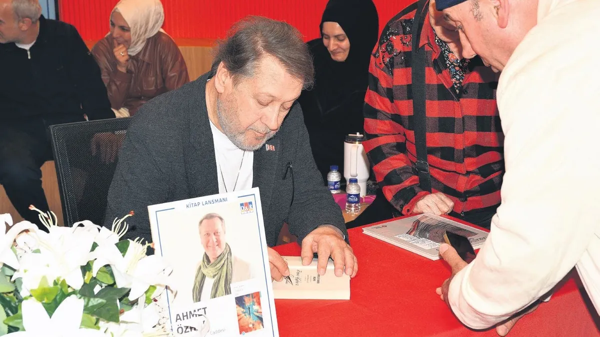 Ahmet Özhan D&R’da okurlarıyla buluştu