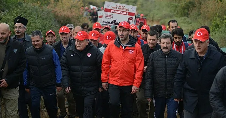 Çanakkale’de 8 bin Türk, dedelerinin izinde yürüdü