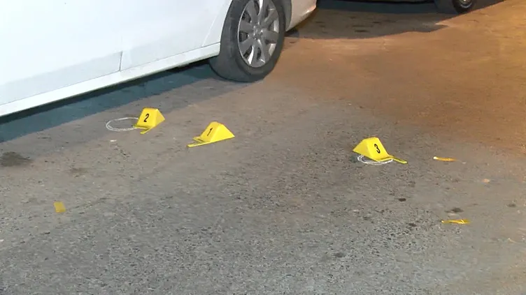 Bağcılar’da dehşet anları: Sokak ortasında silahlı saldırı! 1 ölü, 1 yaralı