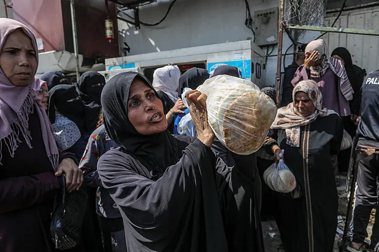 Katil ordusu yardım girişlerini engellemişti: Gazze’de ‘ekmek krizi’ derinleşiyor!