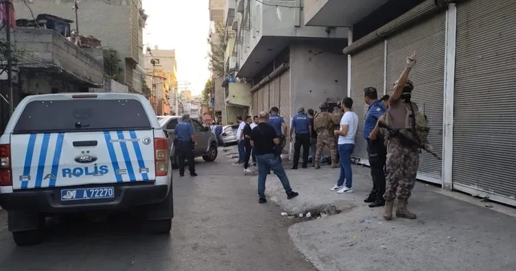 Adana’da rehine dehşeti! Polisin ’dur’ ihtarına uymadı: Ortalığı birbirine kattı