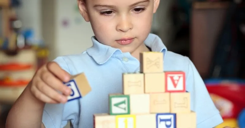 otizm belirtileri nelerdir