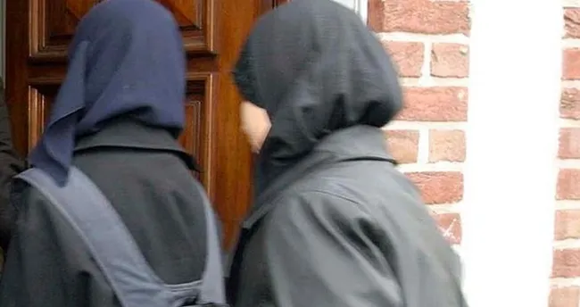 Fransa, okullarda abaya giyilmesini yasaklıyor Fransa, okullarda abaya giyilmesini yasaklıyor