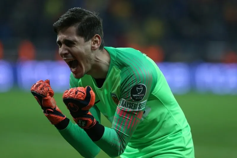 Fenerbahce Mi Galatasaray Mi Lung Acikladi