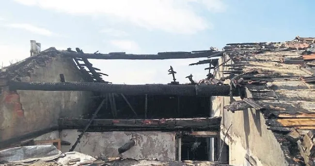 Yangının ardından iki kardeş ortada kaldı