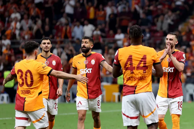SON DAKİKA GALATASARAY HABERLERİ: Devre arasında ilk transfer belli oldu! Galatasaray beklenmedik ismi alıyor…