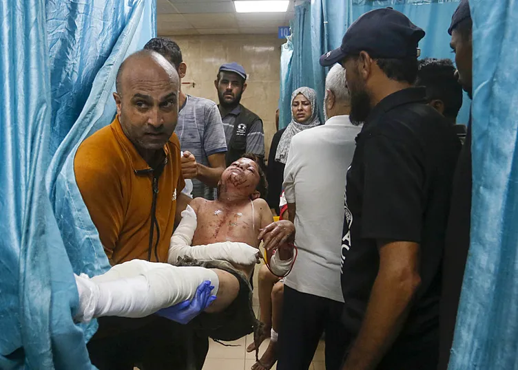 İsrail alçak saldırılarda dozunu artırdı: Gazze’de sivillere hain saldırı! Barış Gücü’ne ateş açtılar