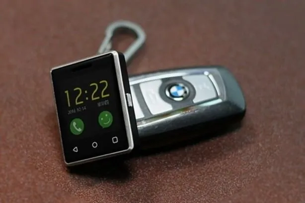 İşte dünyanın en küçük akıllı telefonu