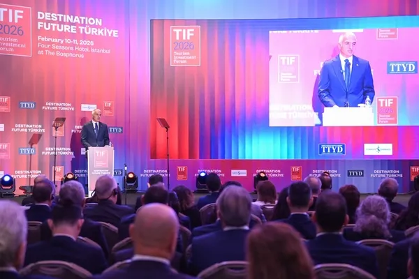 bakan-ersoy-acikladi-turizmde-hedef-68-milyar-dolar-gelir-1770710210260.jpeg