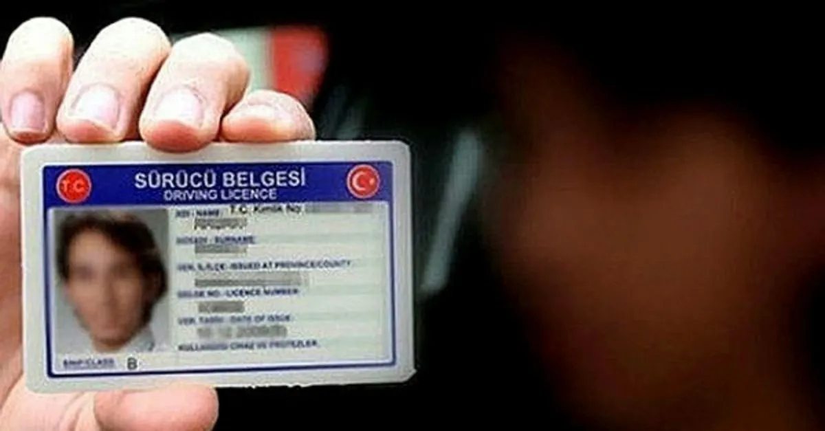 Araba Ehliyeti Kaç Günde Alınır  : B Sınıfı Ehliyet Alma Yaşı 18�Dir.