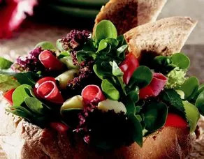 Ekmek Salatası
