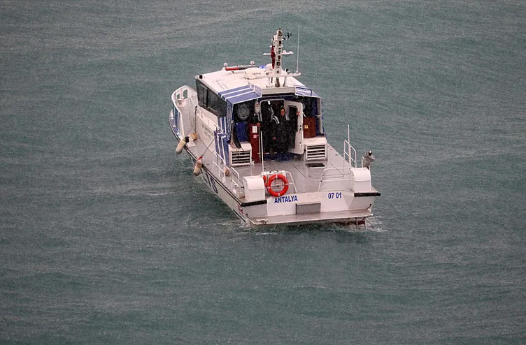 Antalya’da endişeli bekleyiş: Falezlerden düşen aracın sürücüsünden 4 gündür haber yok!