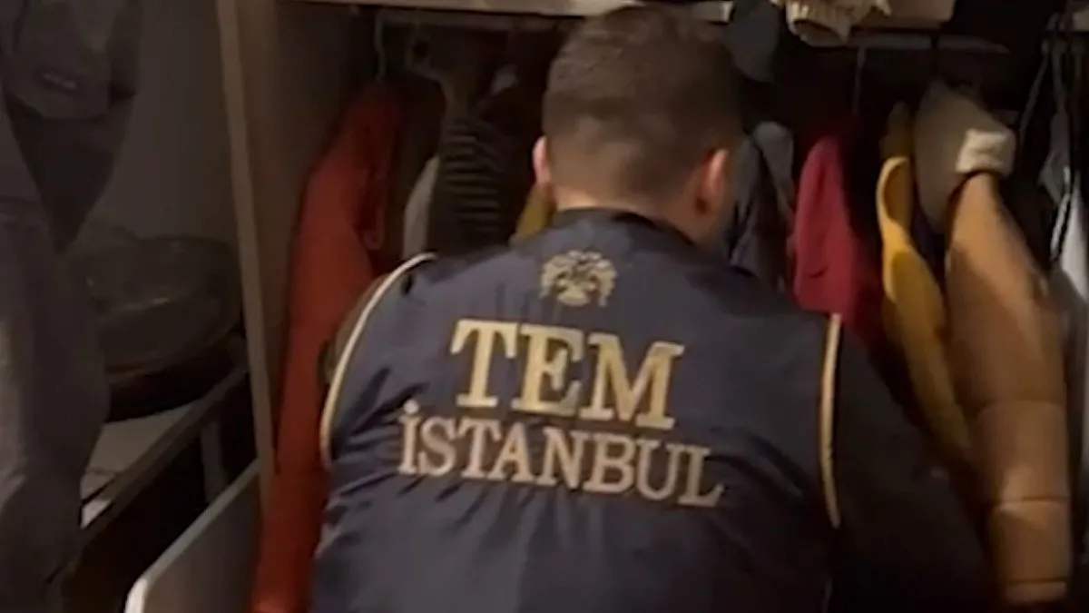 Sarı Kategori’de aranan FETÖ firarisi yakalandı Sarı Kategori’de aranan FETÖ firarisi yakalandı