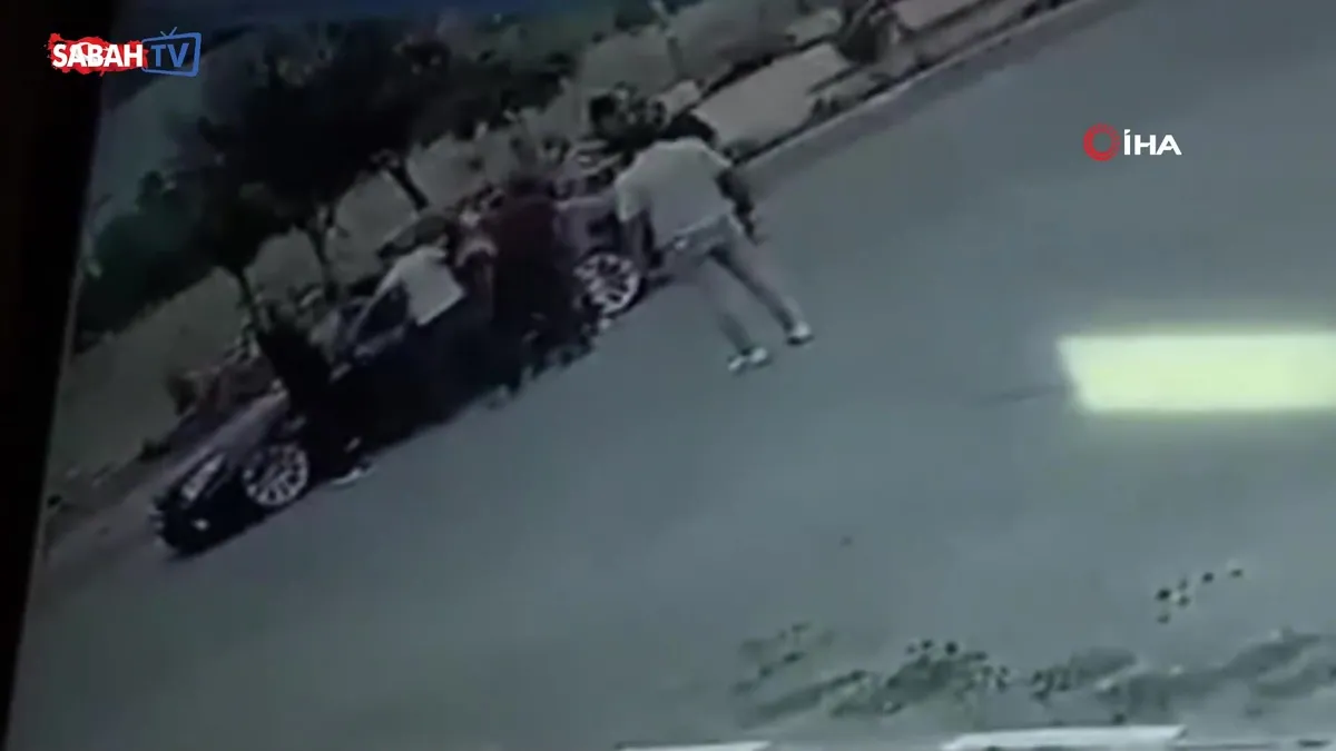 Polis ve sürücünün kavga ettiği olayda idari soruşturma açıldı: Tartışma anı kamerada! videosunu izle Polis ve sürücünün kavga ettiği olayda idari soruşturma açıldı: Tartışma anı kamerada! videosunu izle