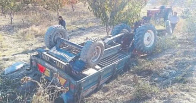 Demirci’de traktör devrildi: 1 ölü