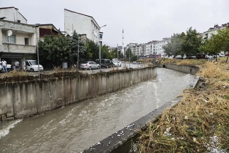 Son dakika: Sular altında kalan İstanbul’da bilançoyu Valilik açıkladı!