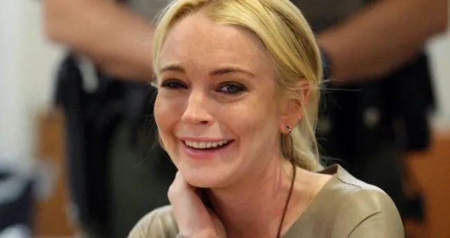Lindsay Lohan’dan tek elle selfie