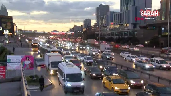 İstanbul'da haftanın ilk iş gününde trafik yoğunluğu | Video