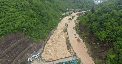 Giresun’da şiddetli sağanak etkili oldu! Dereler taştı, yol ulaşıma kapandı