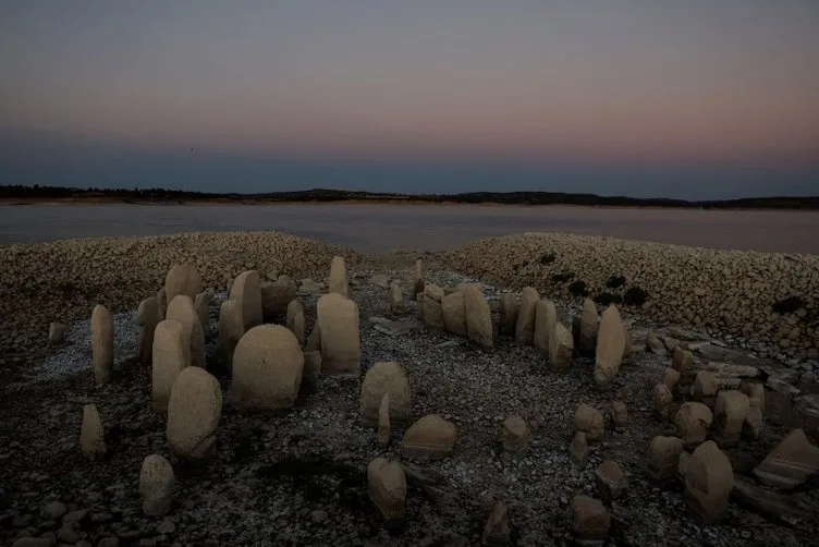 Sular çekilince 7000 yıllık taşlar ortaya çıktı: Dünyayı korkutan gerçek...