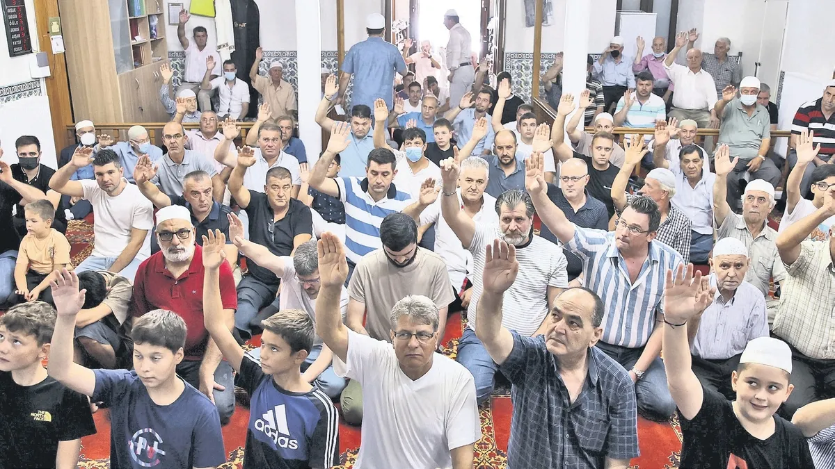 Batı Trakya Türklerine dört koldan asimilasyon Batı Trakya Türklerine dört koldan asimilasyon