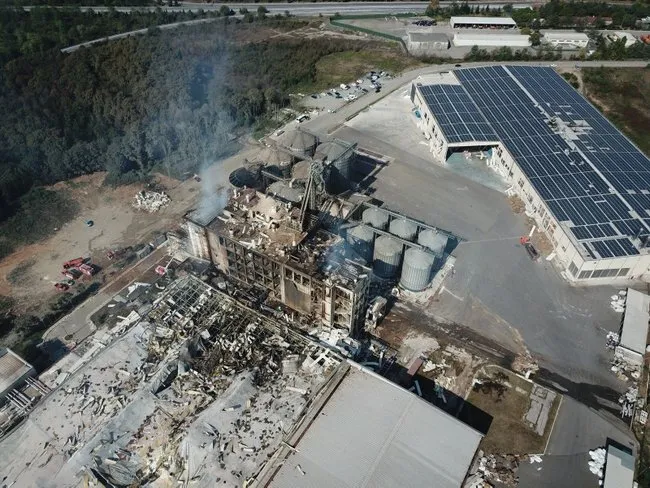 sakaryada-makarna-fabrikasinda-patlaka-6-kisi-gozaltina-alindi-1726733909322.jpg