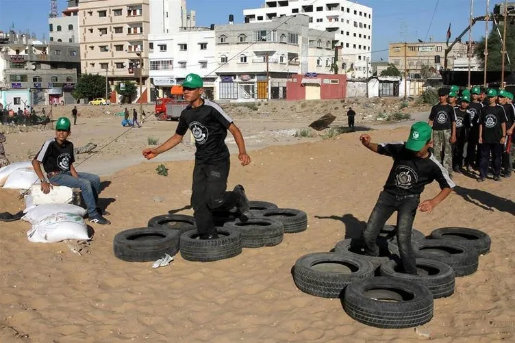 Hamas’tan çocuklara eğitim