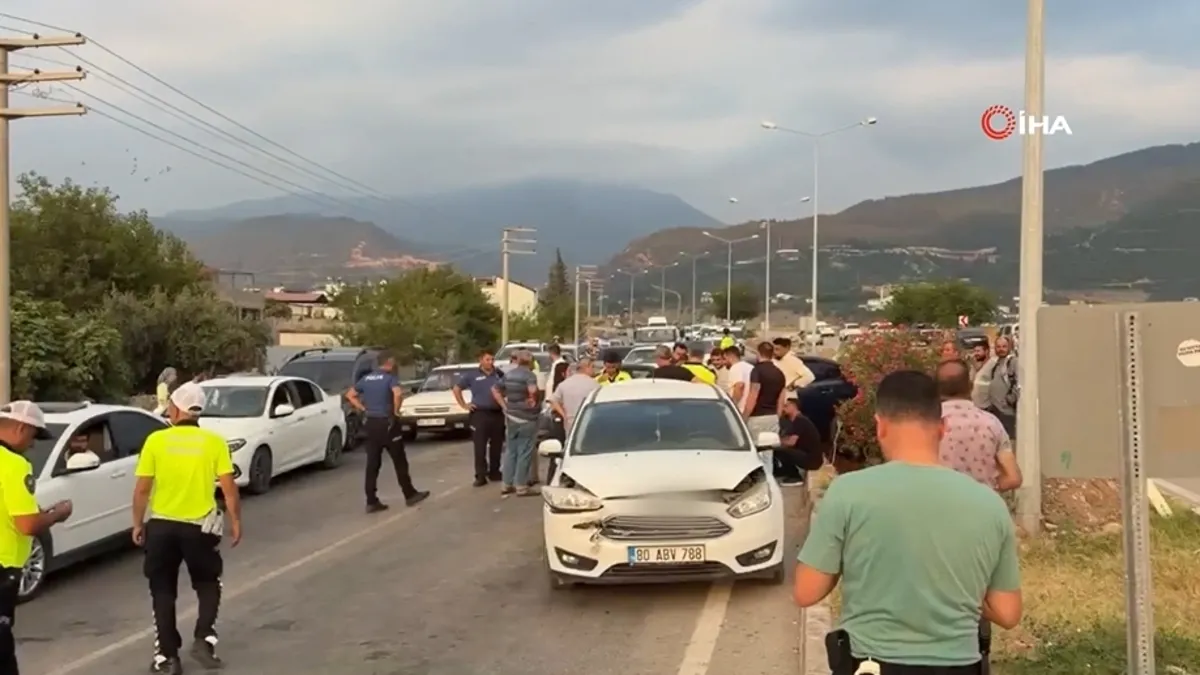 Osmaniye zincirleme trafik kazası: 2 yaralı Osmaniye zincirleme trafik kazası: 2 yaralı