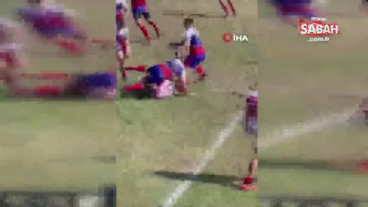 Kıran kırana maçta ayağı kırıldı | Video