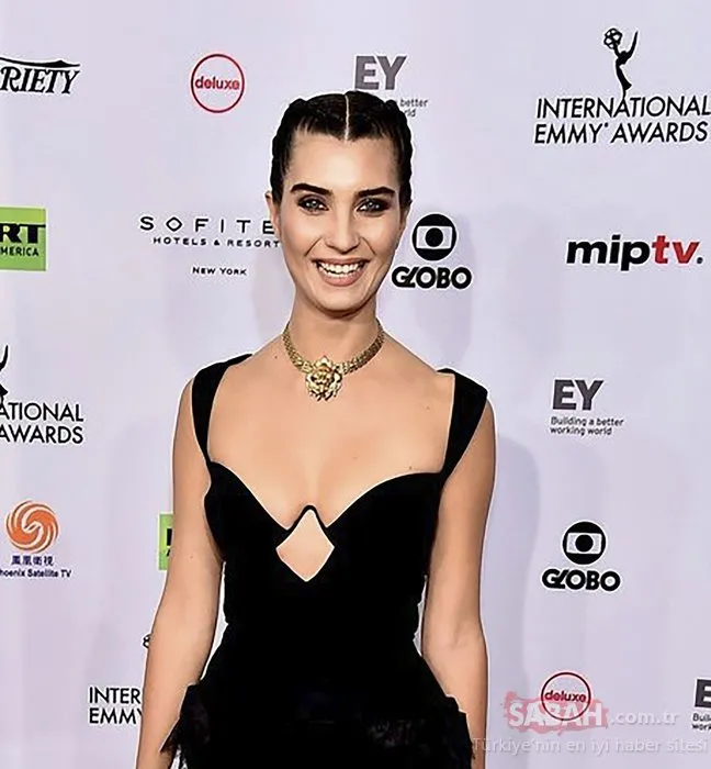 Tuba Büyüküstün doğal güzelliğiyle mest etti! 38 yaşındaki Tuba