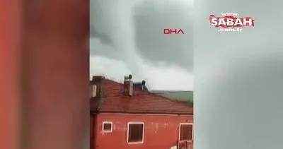Fırtınada cami minaresinin devrilme anı kamerada | Video