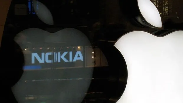 Apple ve Nokia el sıkıştı
