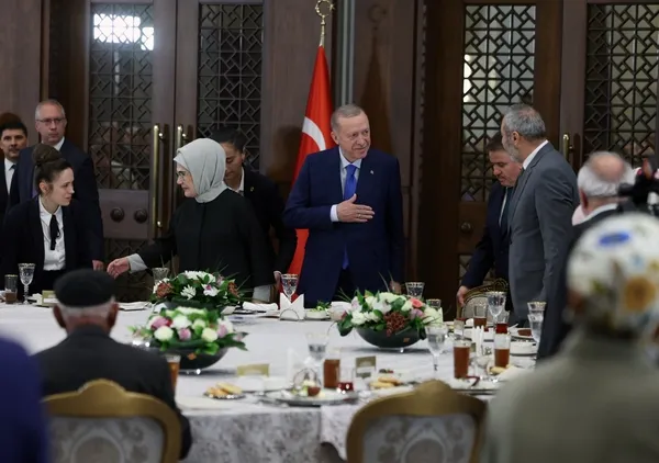 SON DAKİKA: Başkan Erdoğan ilk iftarını şehit aileleri ile yaptı!