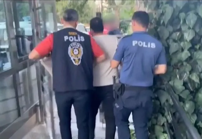 siber-dolandiricilara-25-ilde-es-zamanli-operasyon-334-supheli-gozaltina-alindi-1747822014922.jpg